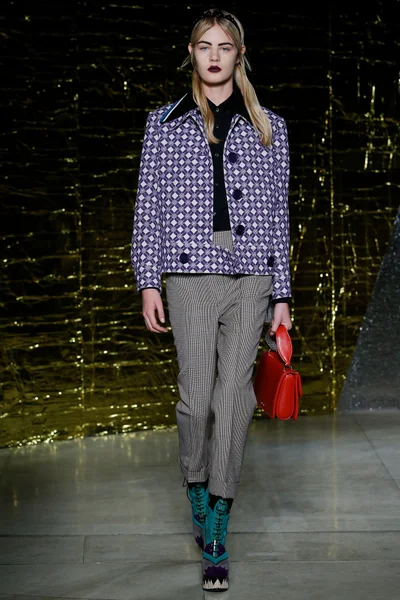 Look 4